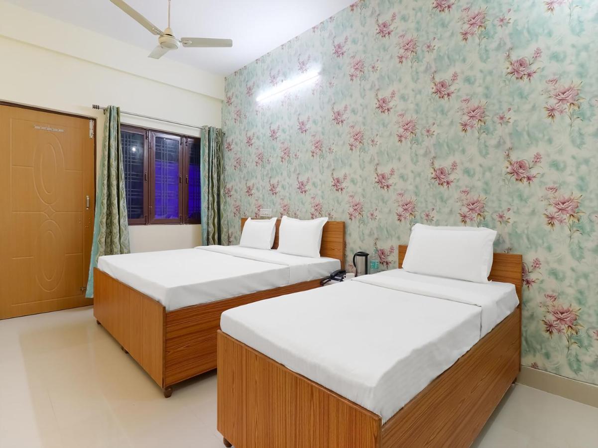 Oyo 84661 Lakshmi Home Stay Jhajra Экстерьер фото