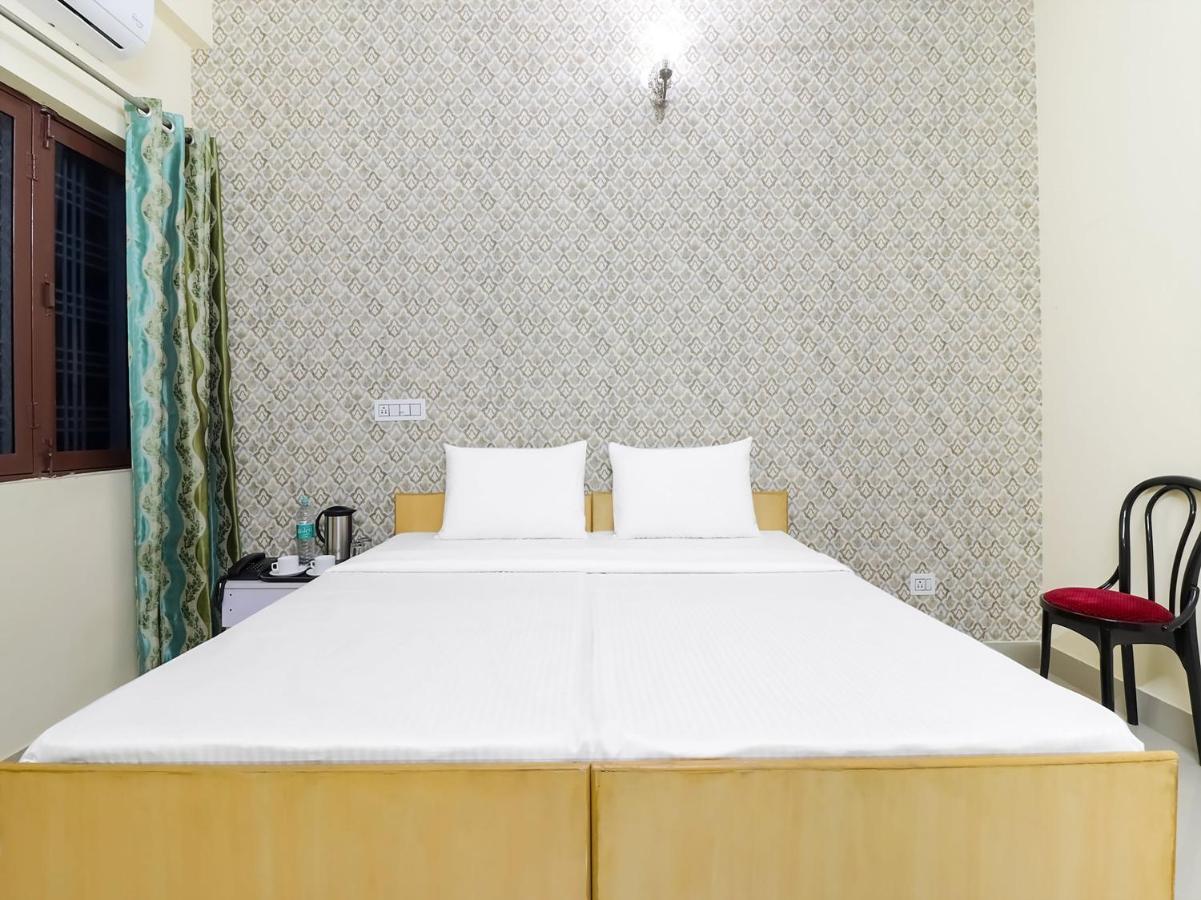 Oyo 84661 Lakshmi Home Stay Jhajra Экстерьер фото