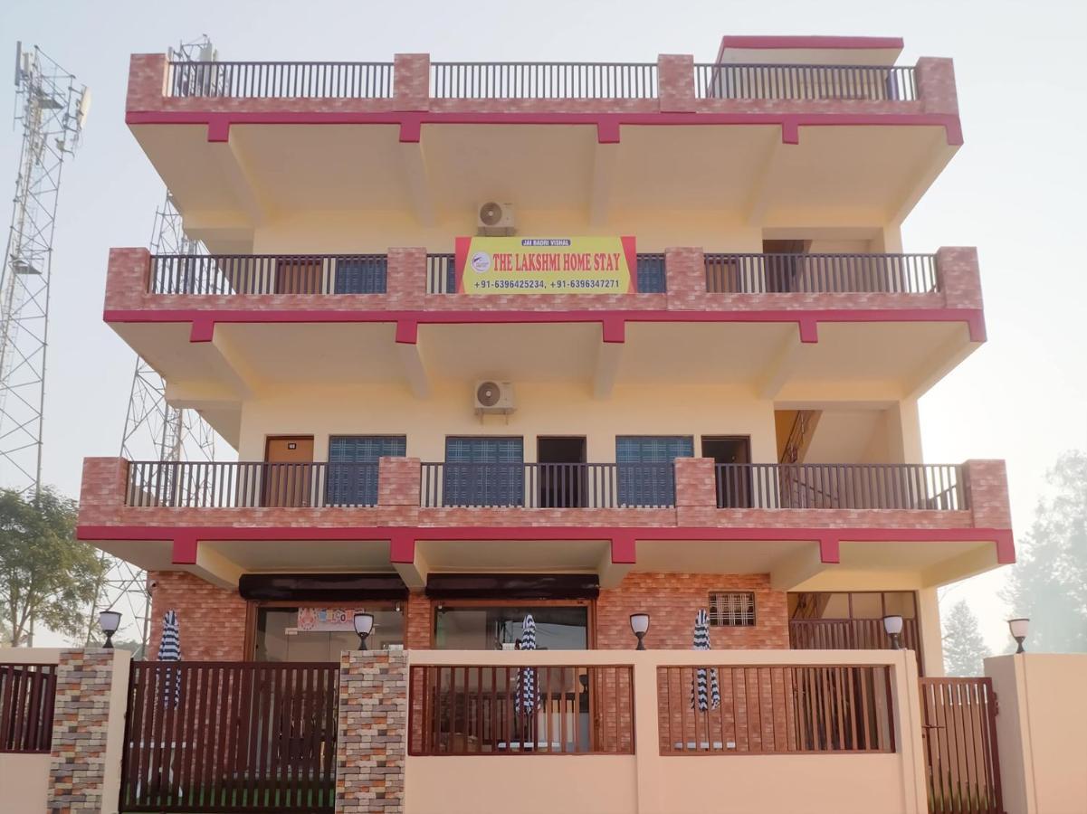 Oyo 84661 Lakshmi Home Stay Jhajra Экстерьер фото